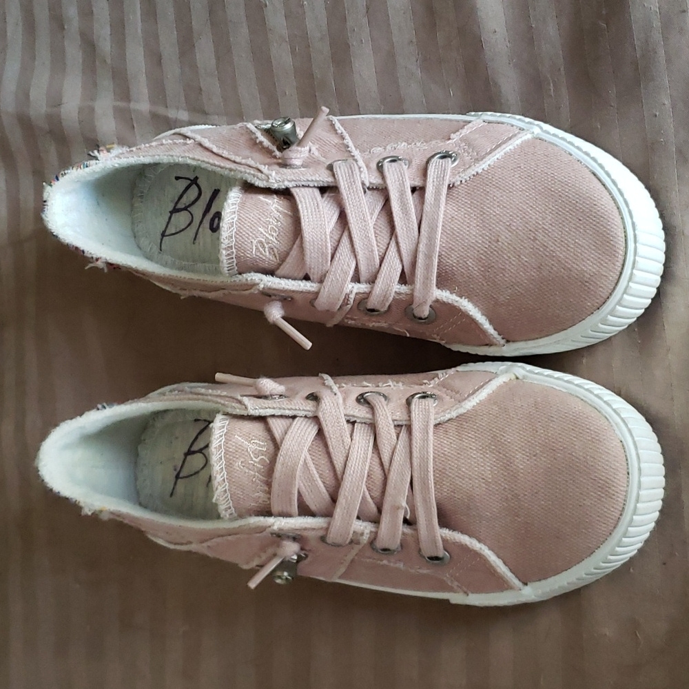 Ladies shoes